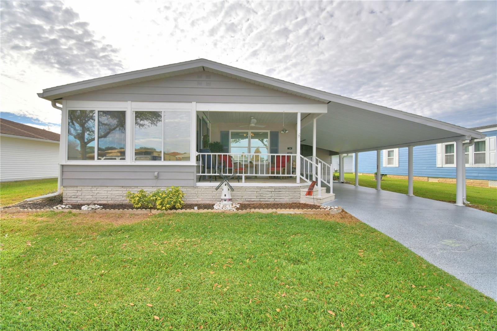 COLONNADES PH 1 - Residential