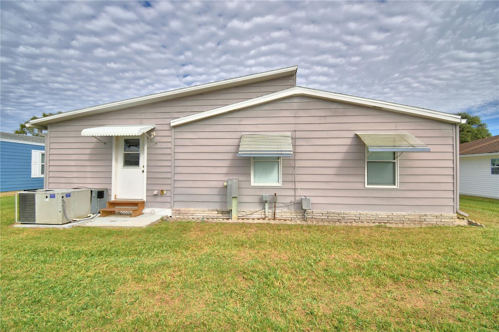 COLONNADES PH 1 - Residential