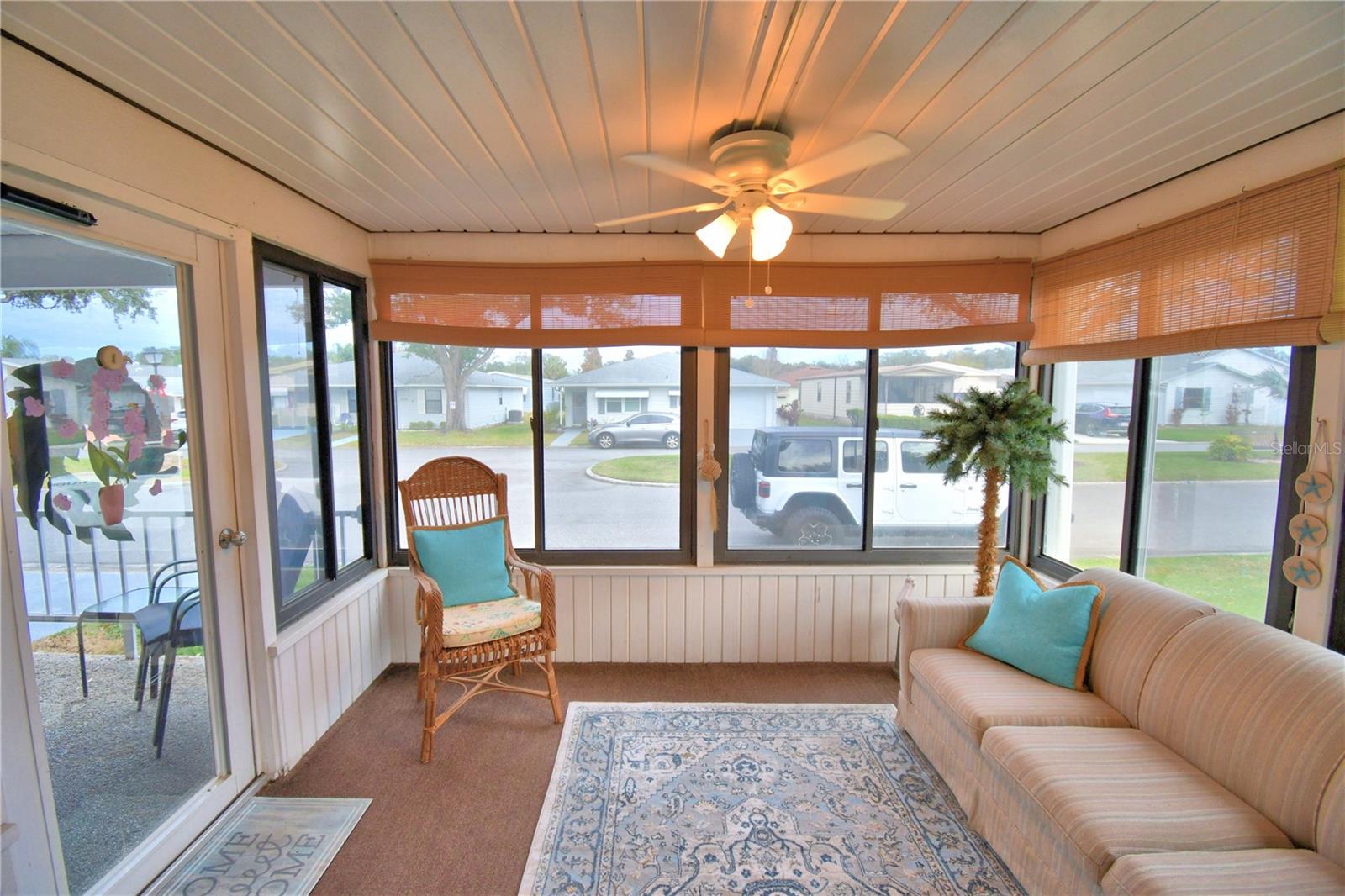 COLONNADES PH 1 - Residential