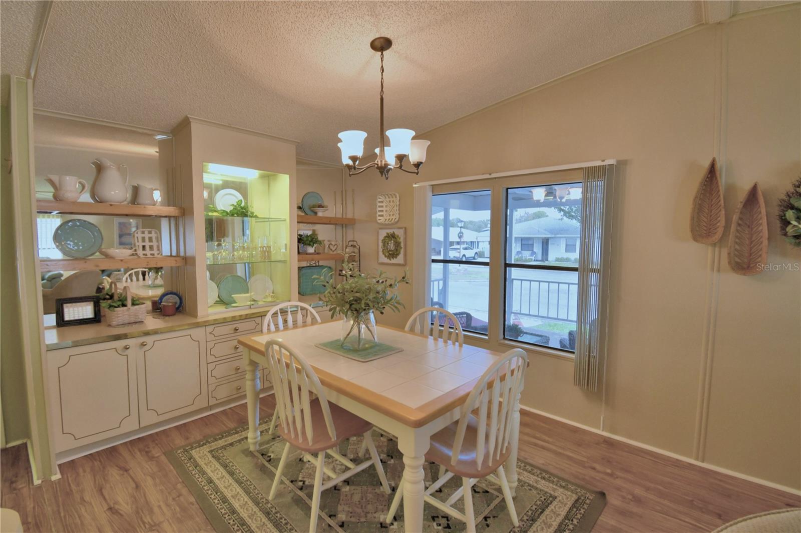 COLONNADES PH 1 - Residential