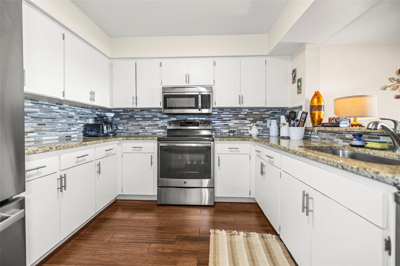 STONES THROW CONDO - Residential Lease