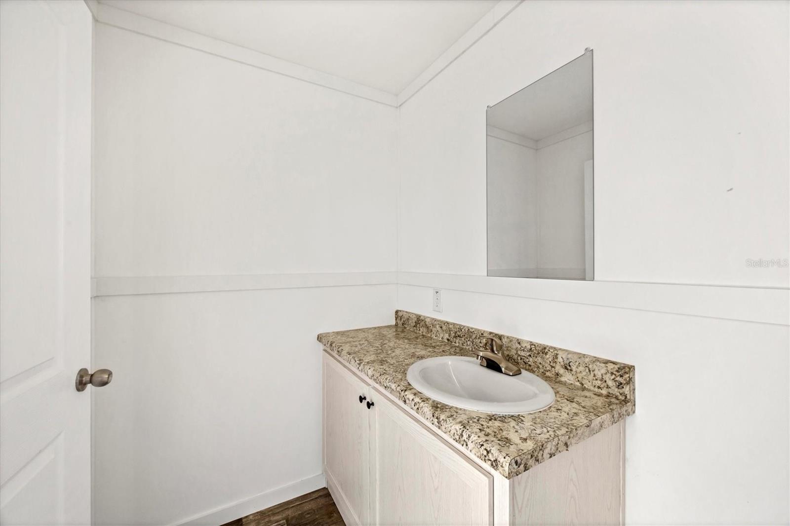 HOLIDAY MOB ESTATE - Residential