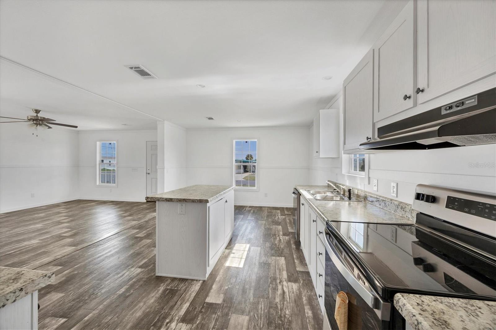 HOLIDAY MOB ESTATE - Residential