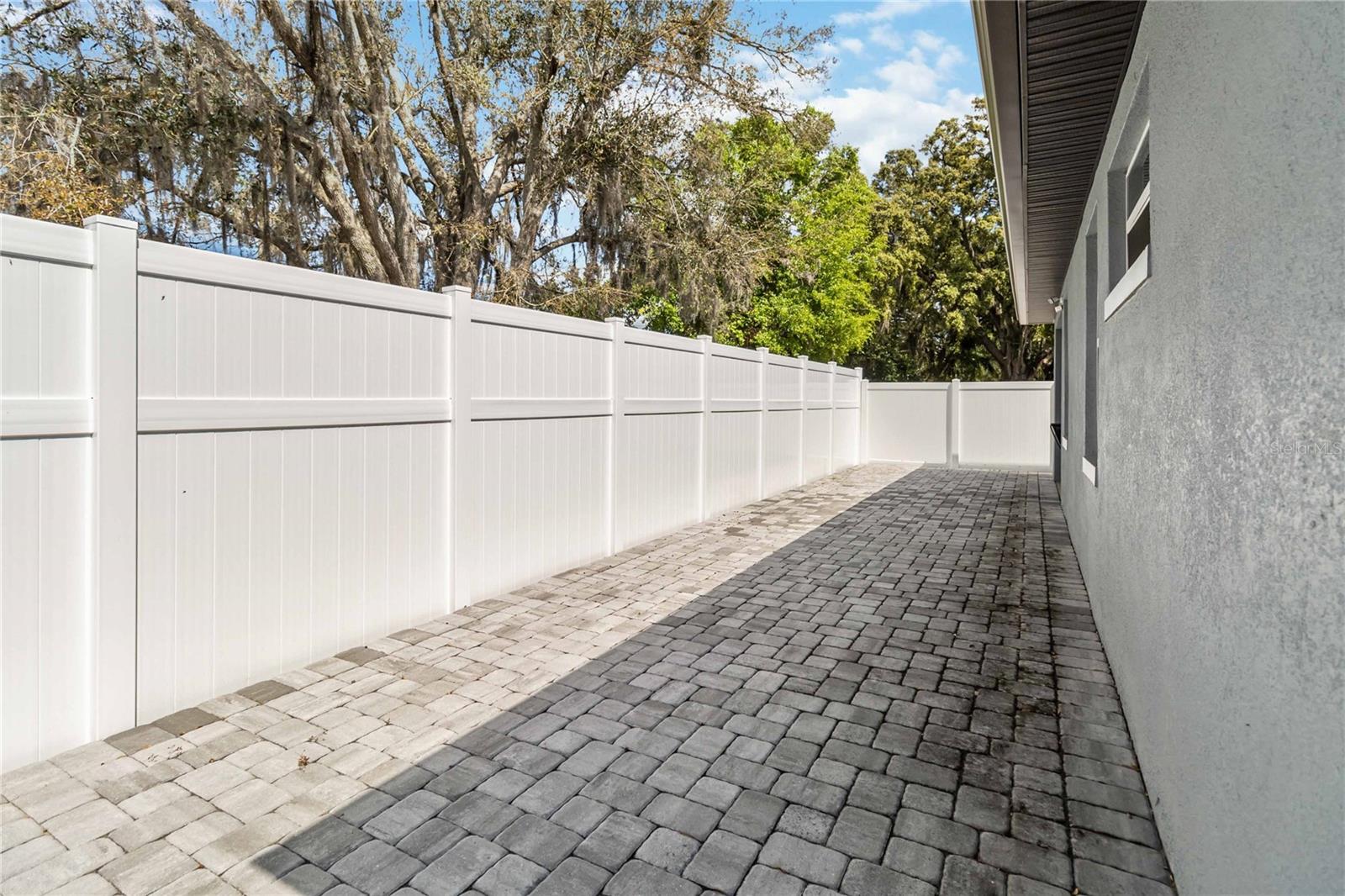 LANDING BAY - Residential Lease