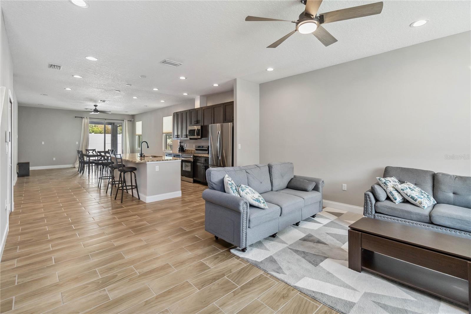 LANDING BAY - Residential Lease