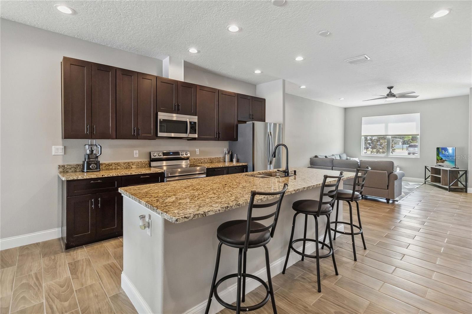 LANDING BAY - Residential Lease