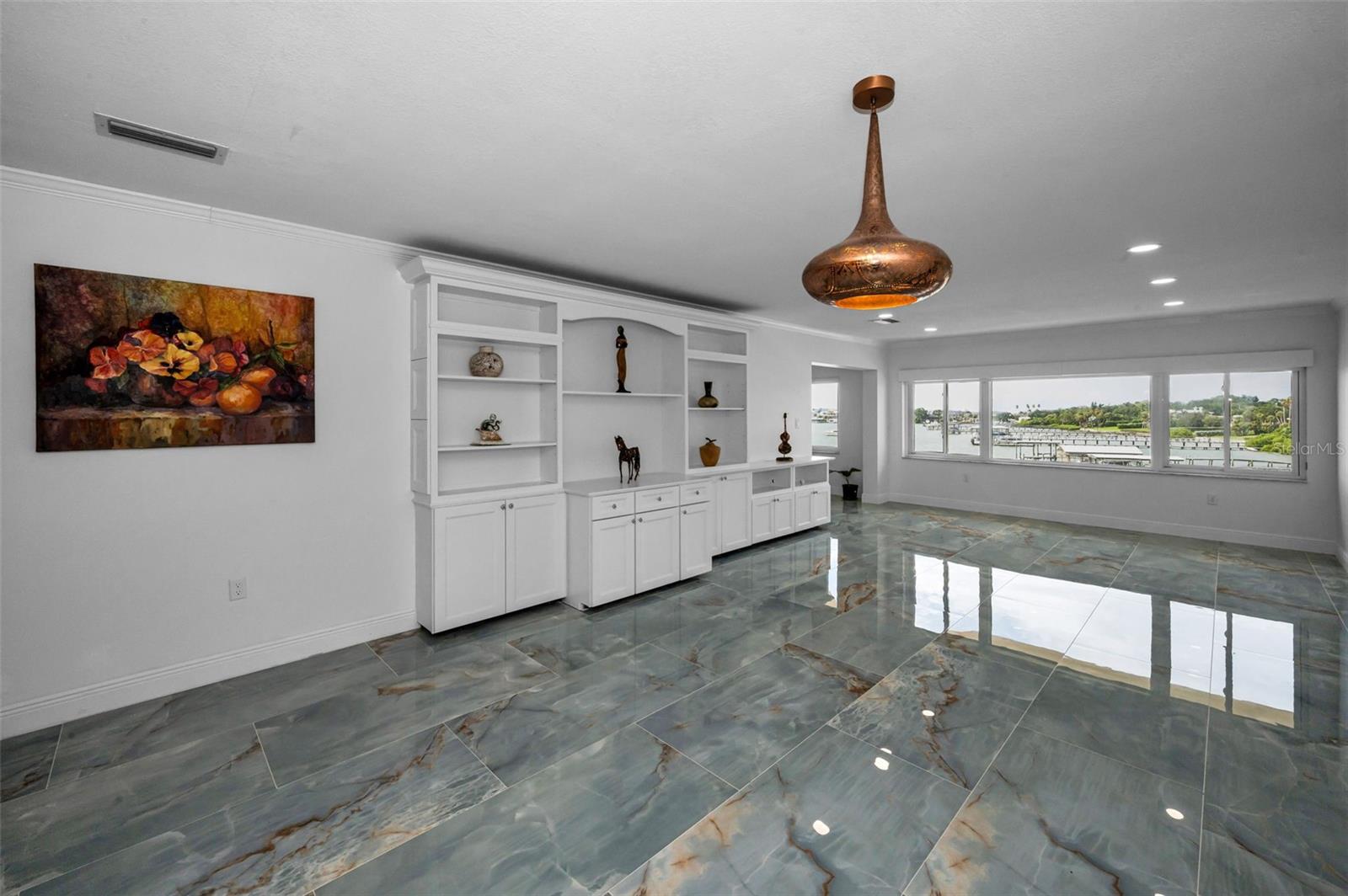 HARBOUR CLUB NO 3 - Residential