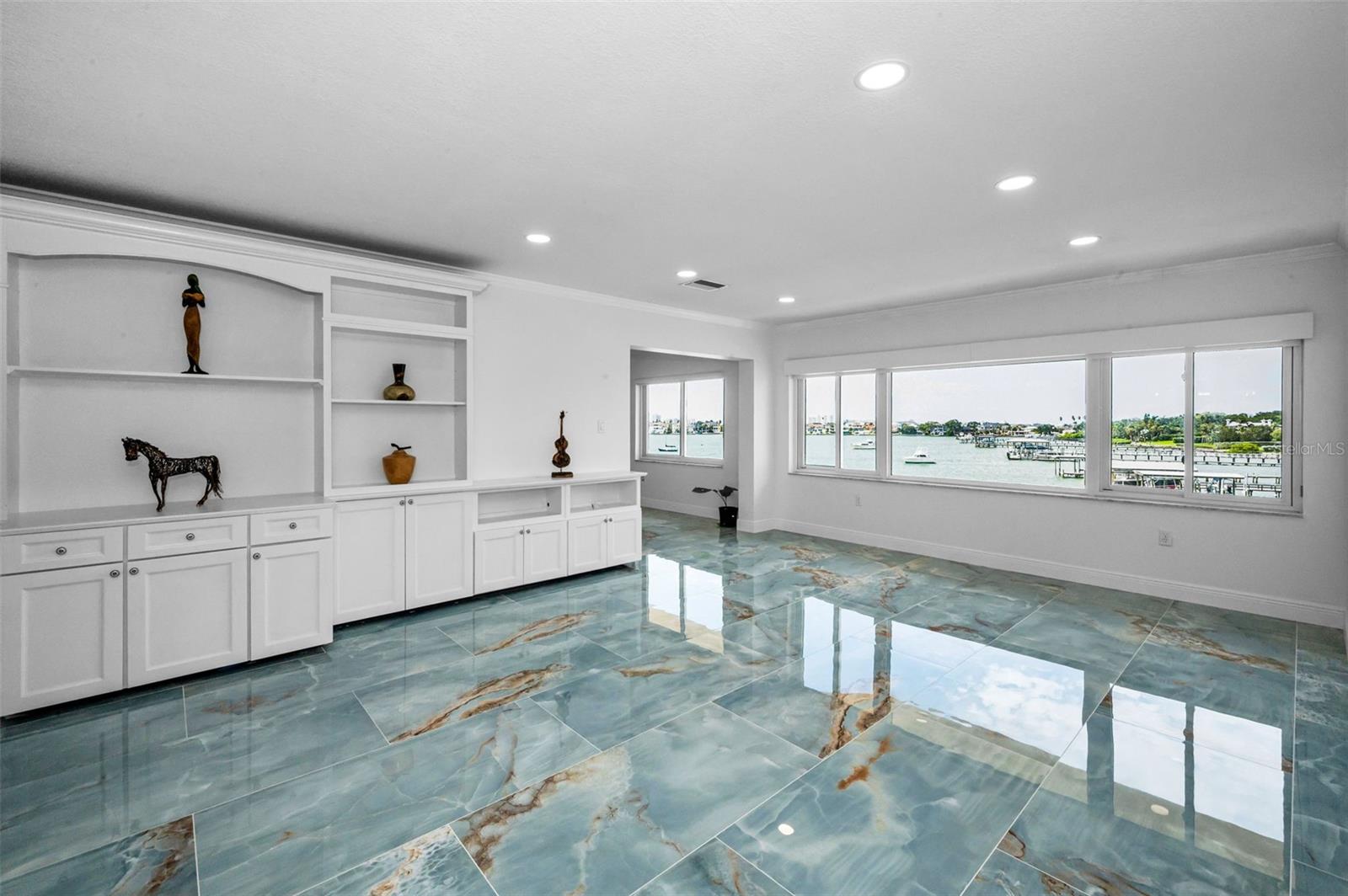 HARBOUR CLUB NO 3 - Residential