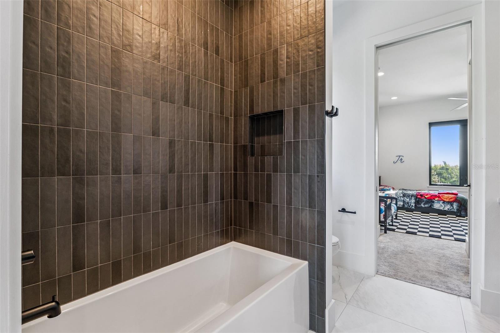 BELLA COLLINA - Residential