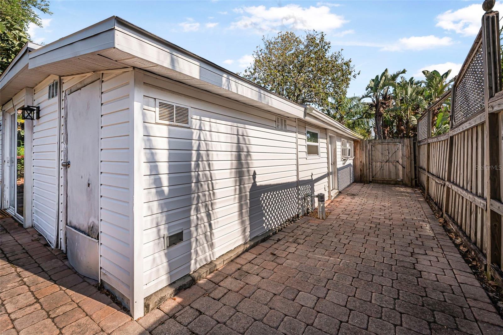 ORMOND OCEAN GARDENS - Residential