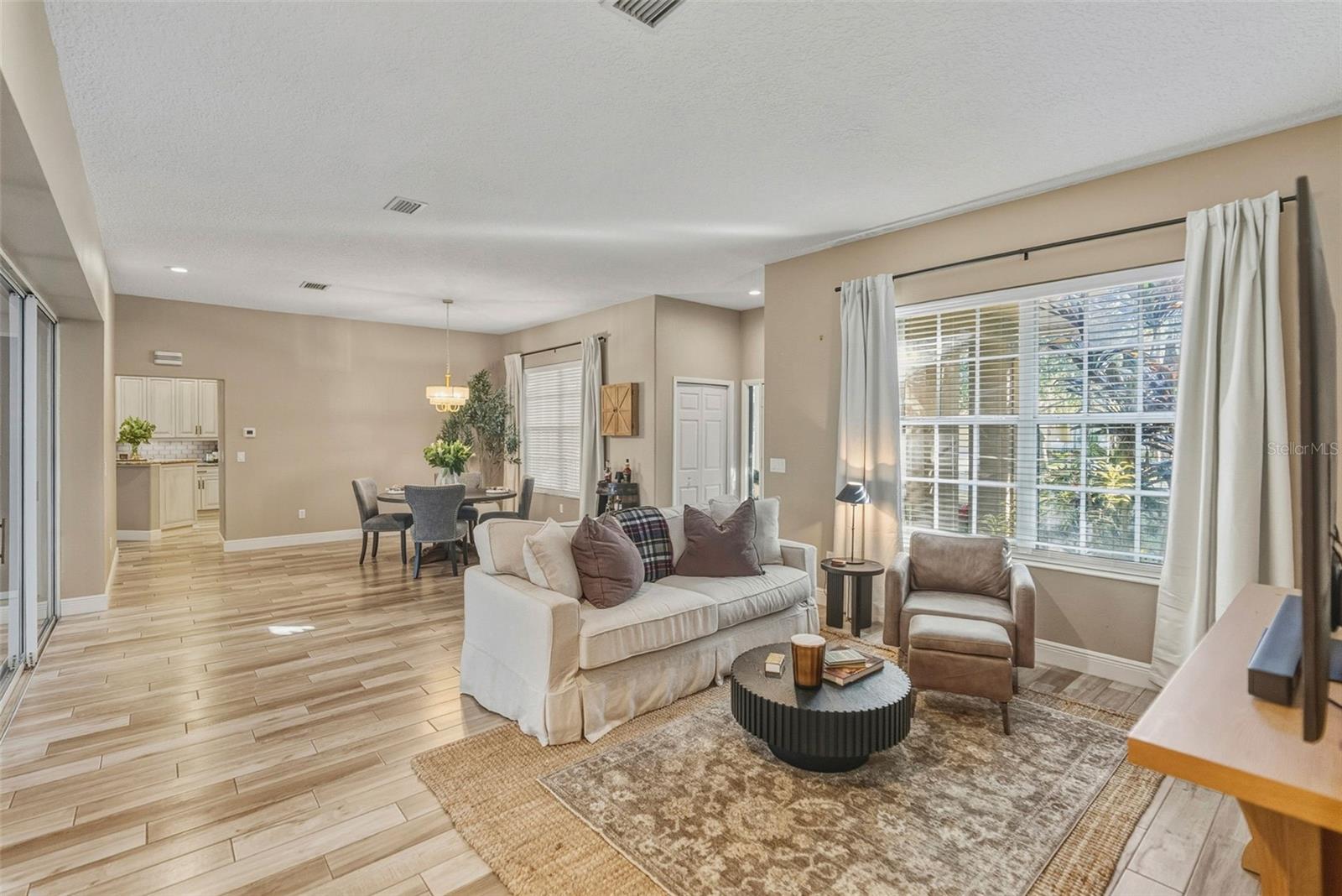 1362 E LAKE WOODLANDS PARKWAY