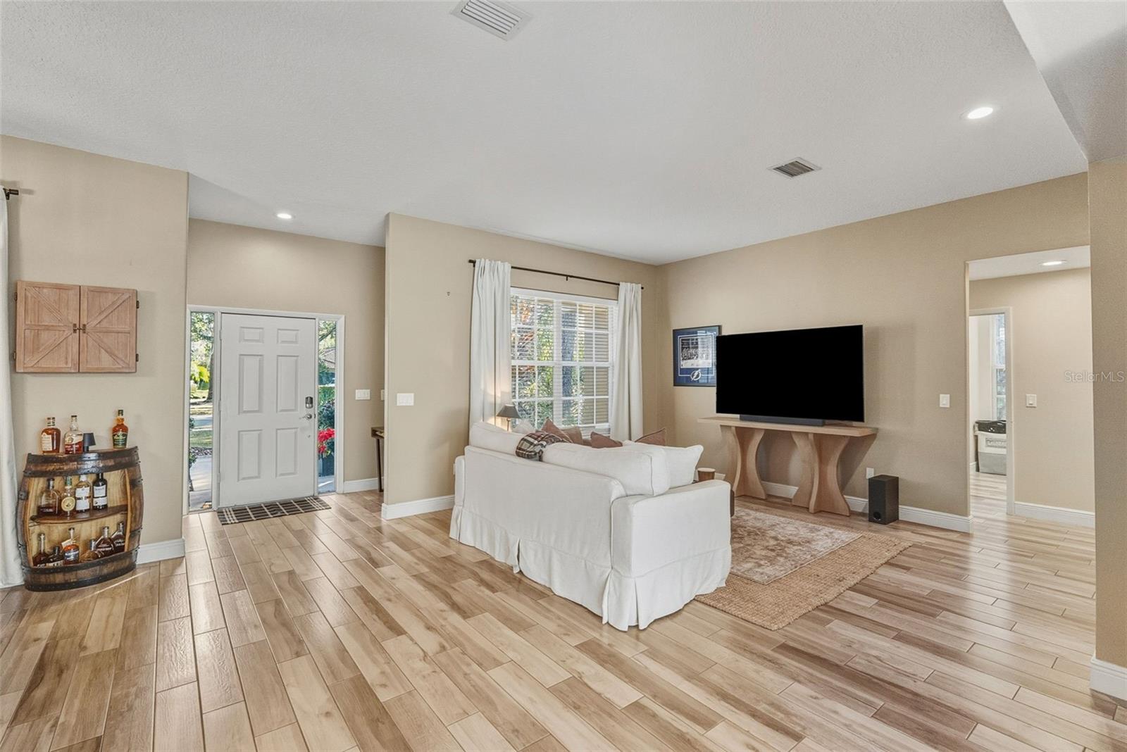 1362 E LAKE WOODLANDS PARKWAY