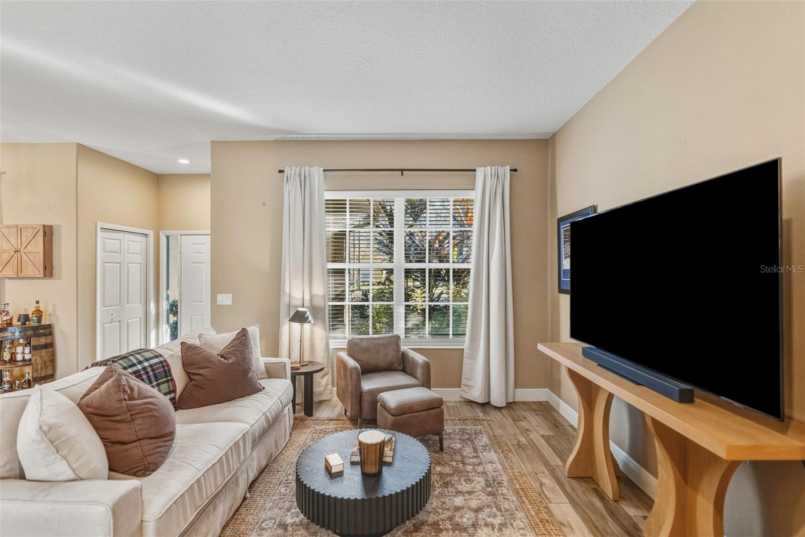 1362 E LAKE WOODLANDS PARKWAY