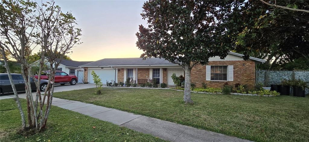 Photo of 6104 Bonnie Brook Boulevard, Orlando, FL 32809 (MLS # O6363758)