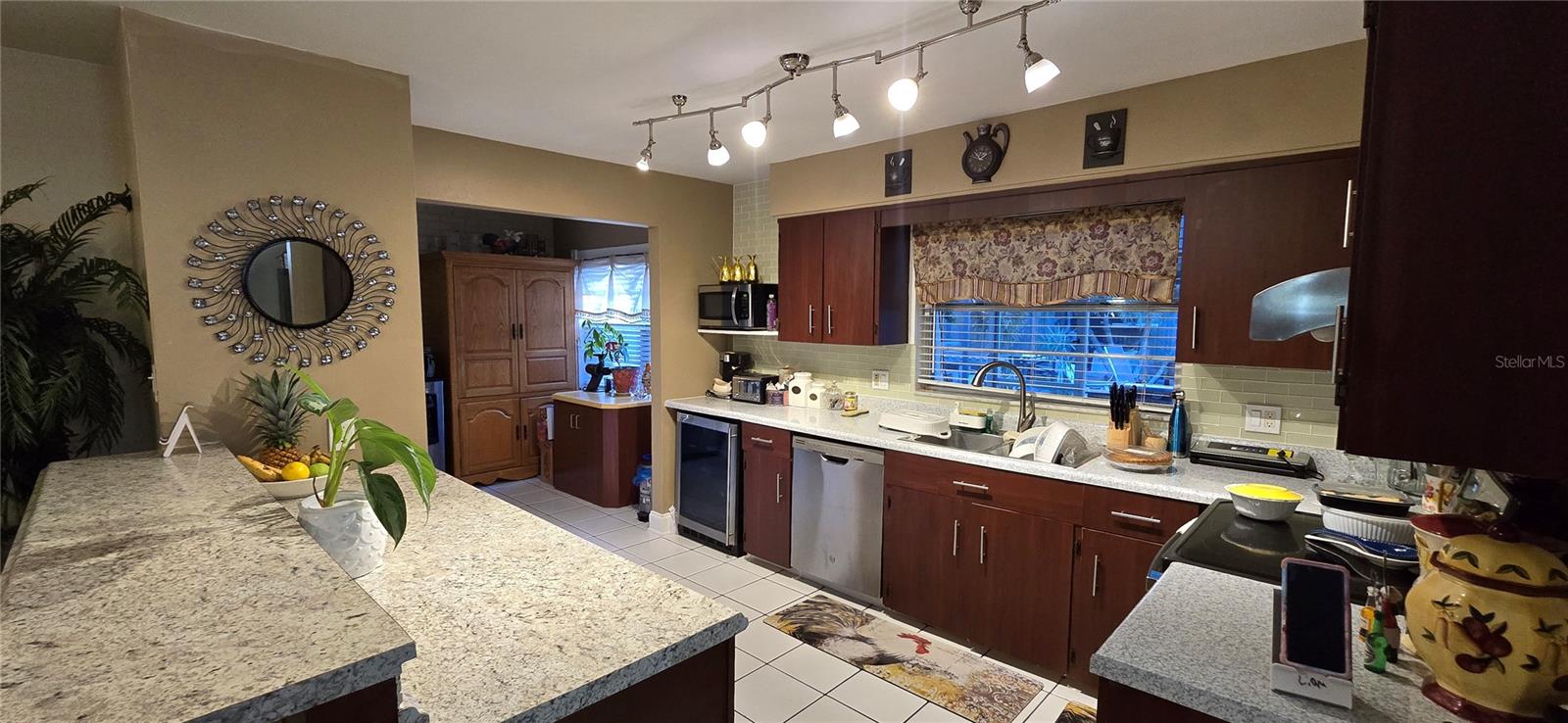 BONNIE BROOK - Residential Lease