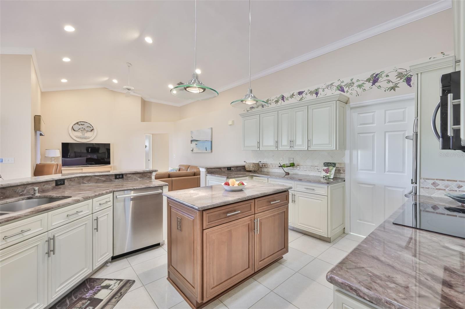 SUN CITY CENTER UNIT 257 PH - Residential