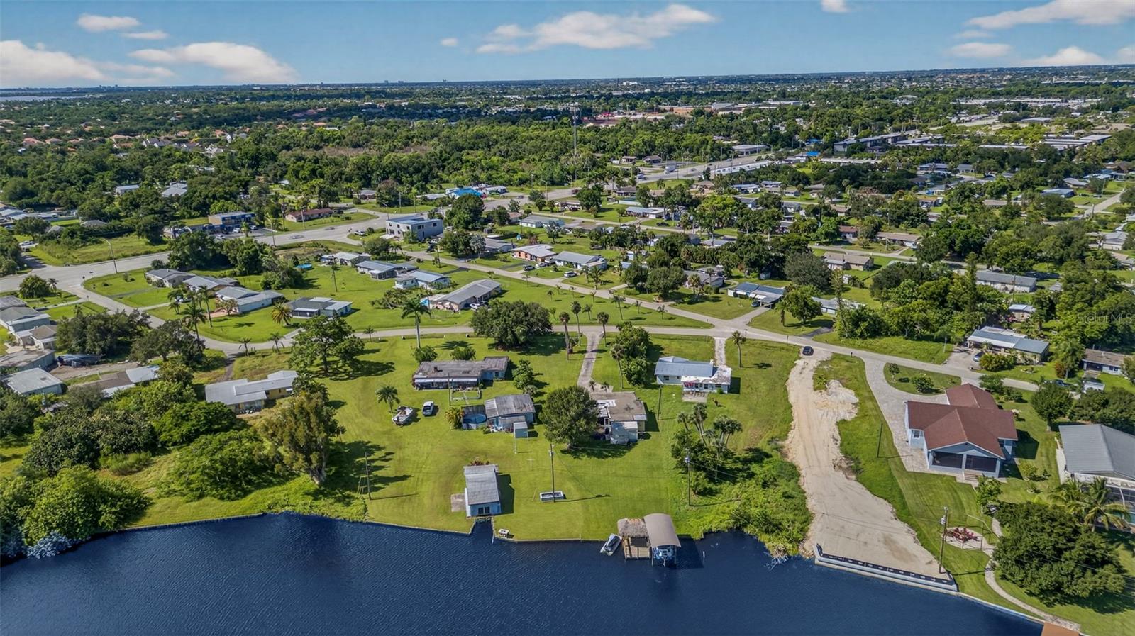 BELLE AIRE LAGOON - Residential