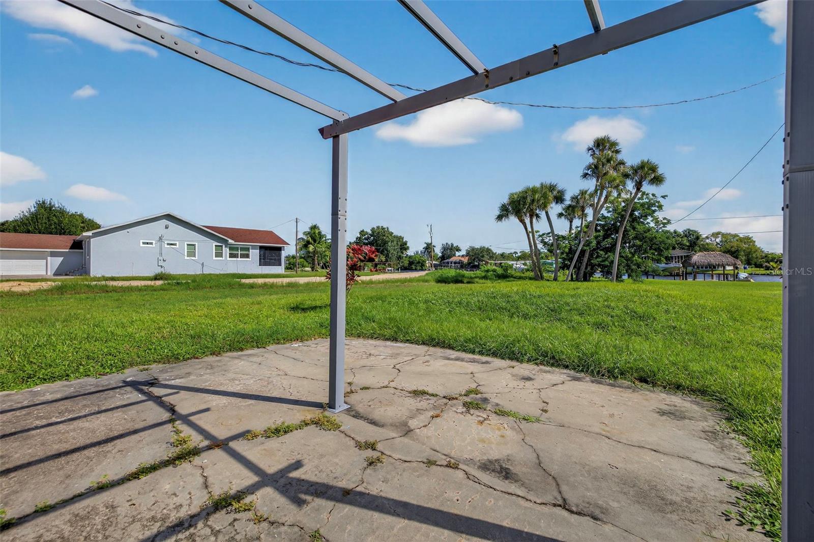 BELLE AIRE LAGOON - Residential