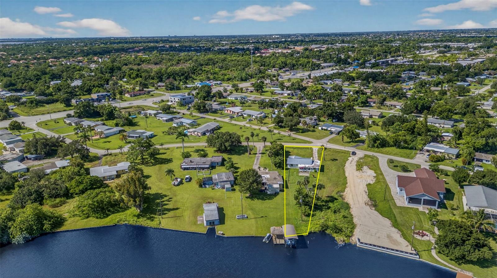 BELLE AIRE LAGOON - Residential