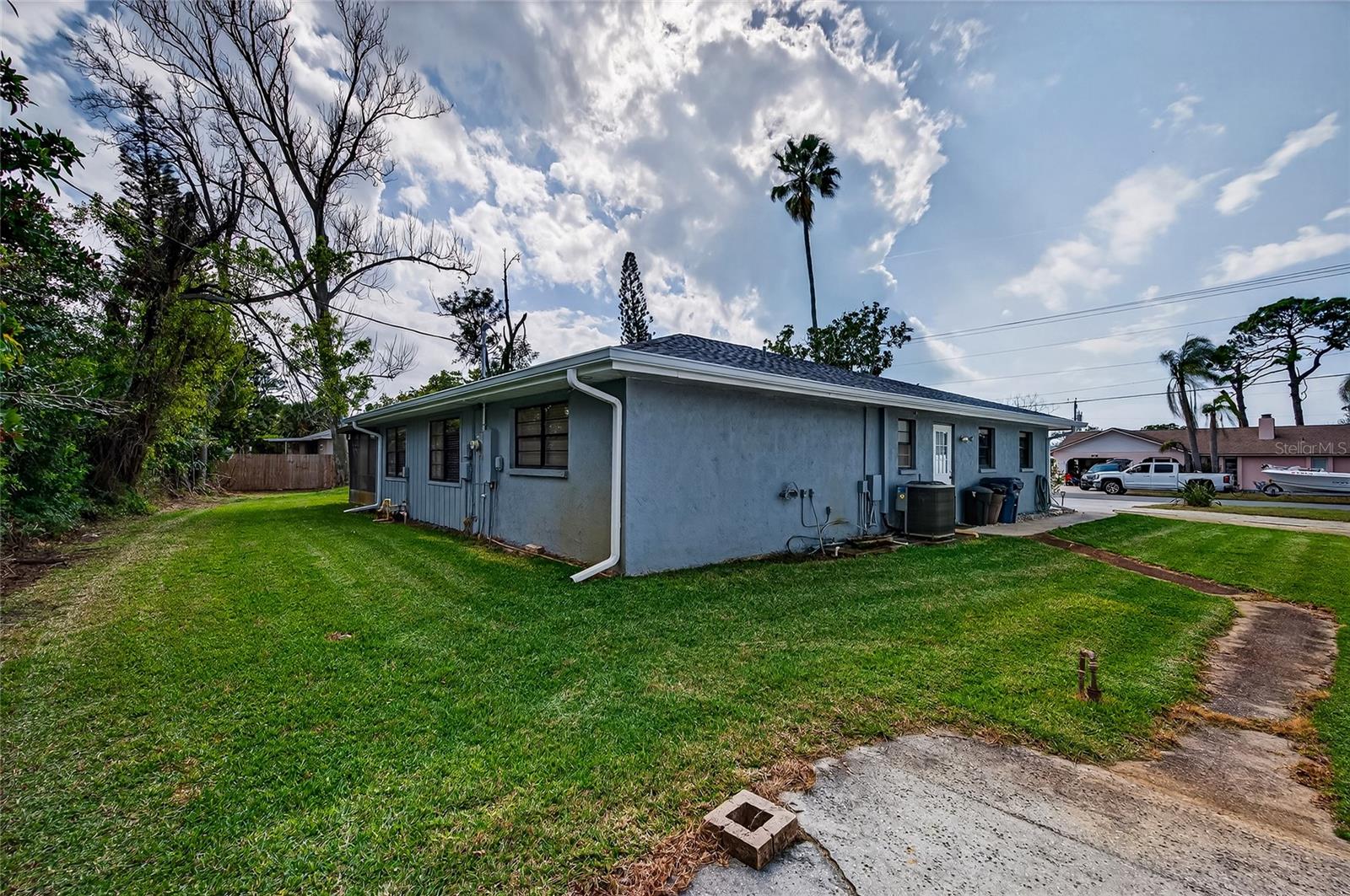 SOUTH VENICE - Residential