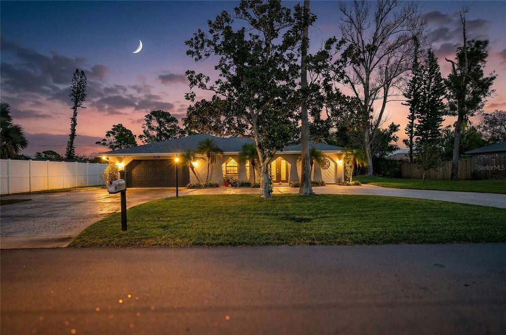 Photo of 5841 Osprey Road, Venice, FL 34293 (MLS # N6143175)