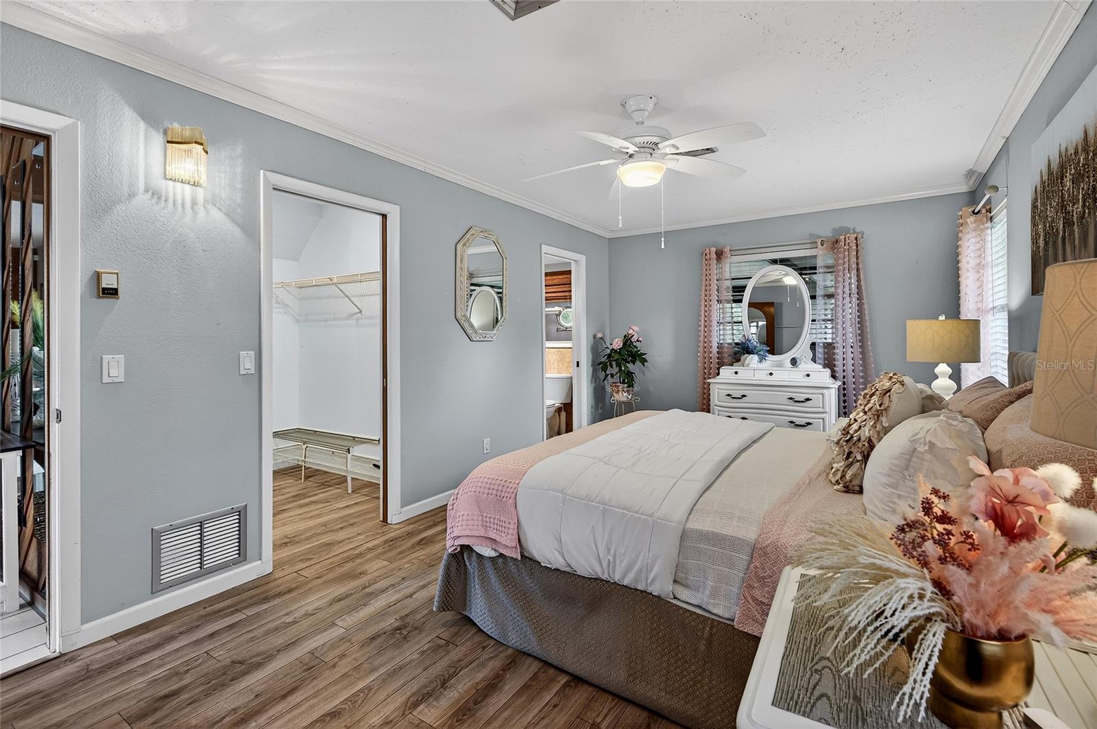 SOUTH VENICE - Residential