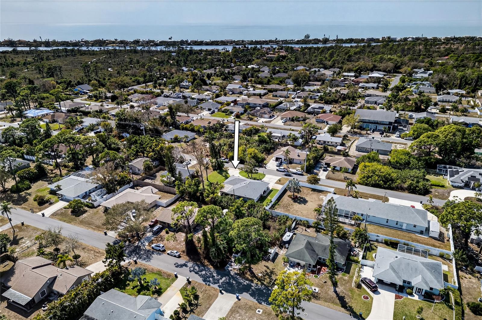 SOUTH VENICE - Residential