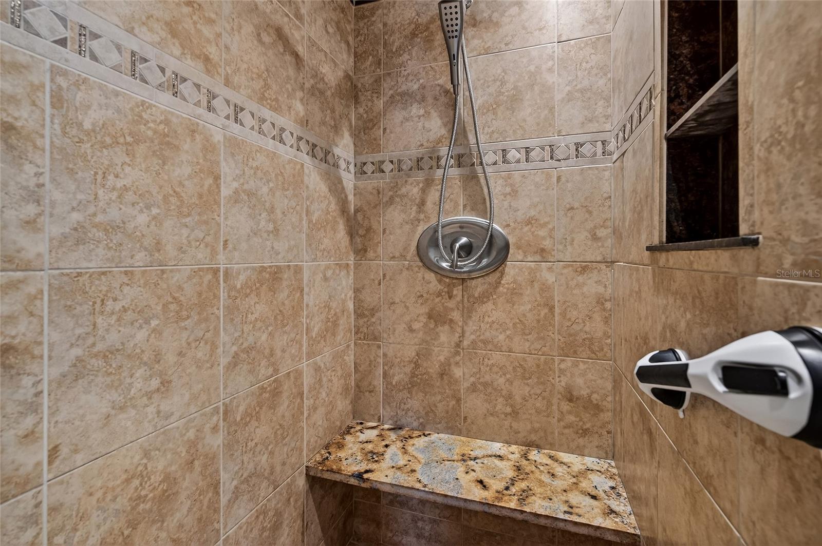 SOUTH VENICE - Residential