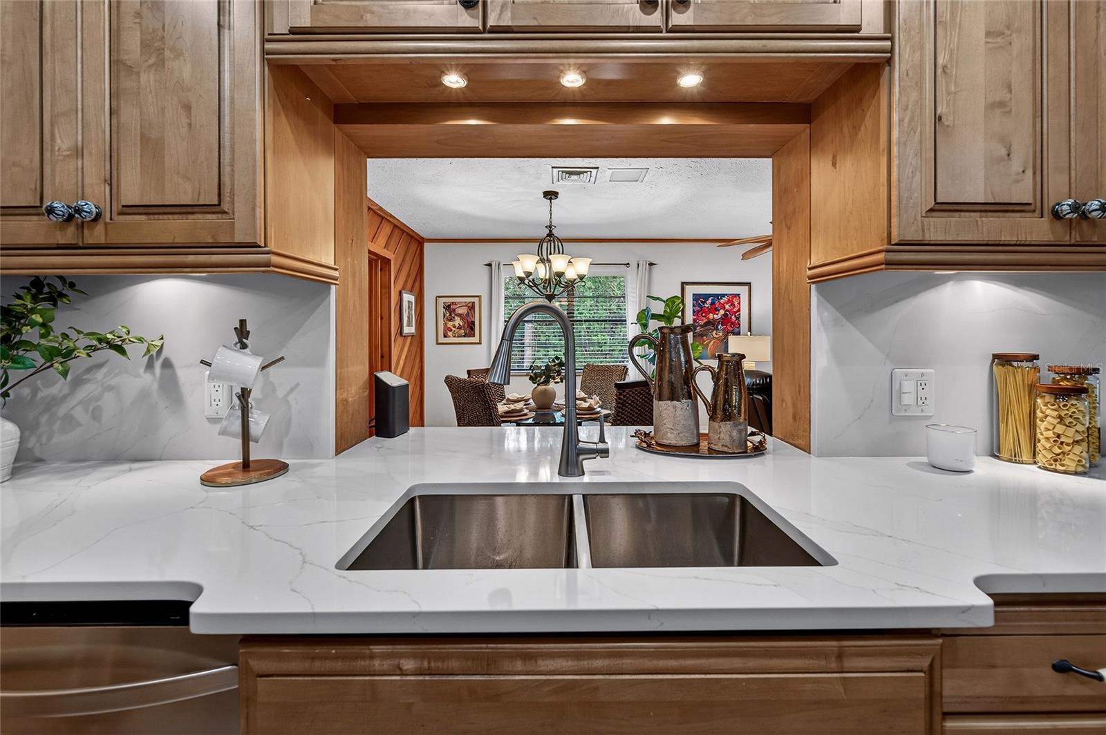 SOUTH VENICE - Residential