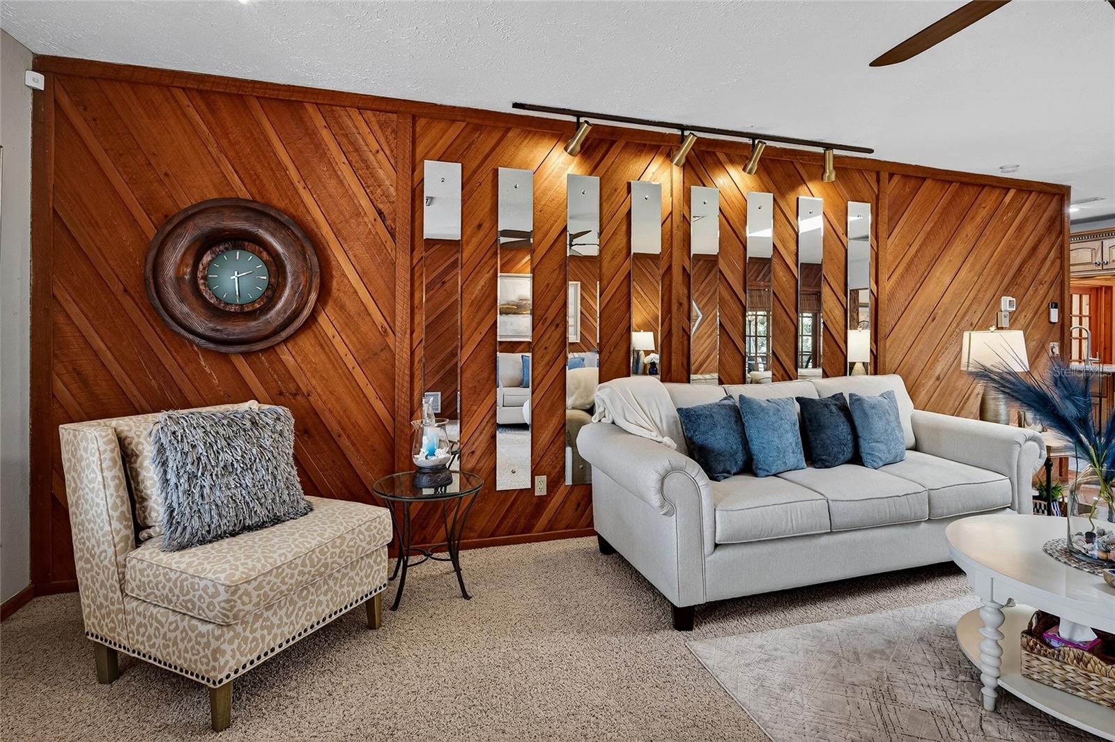 SOUTH VENICE - Residential