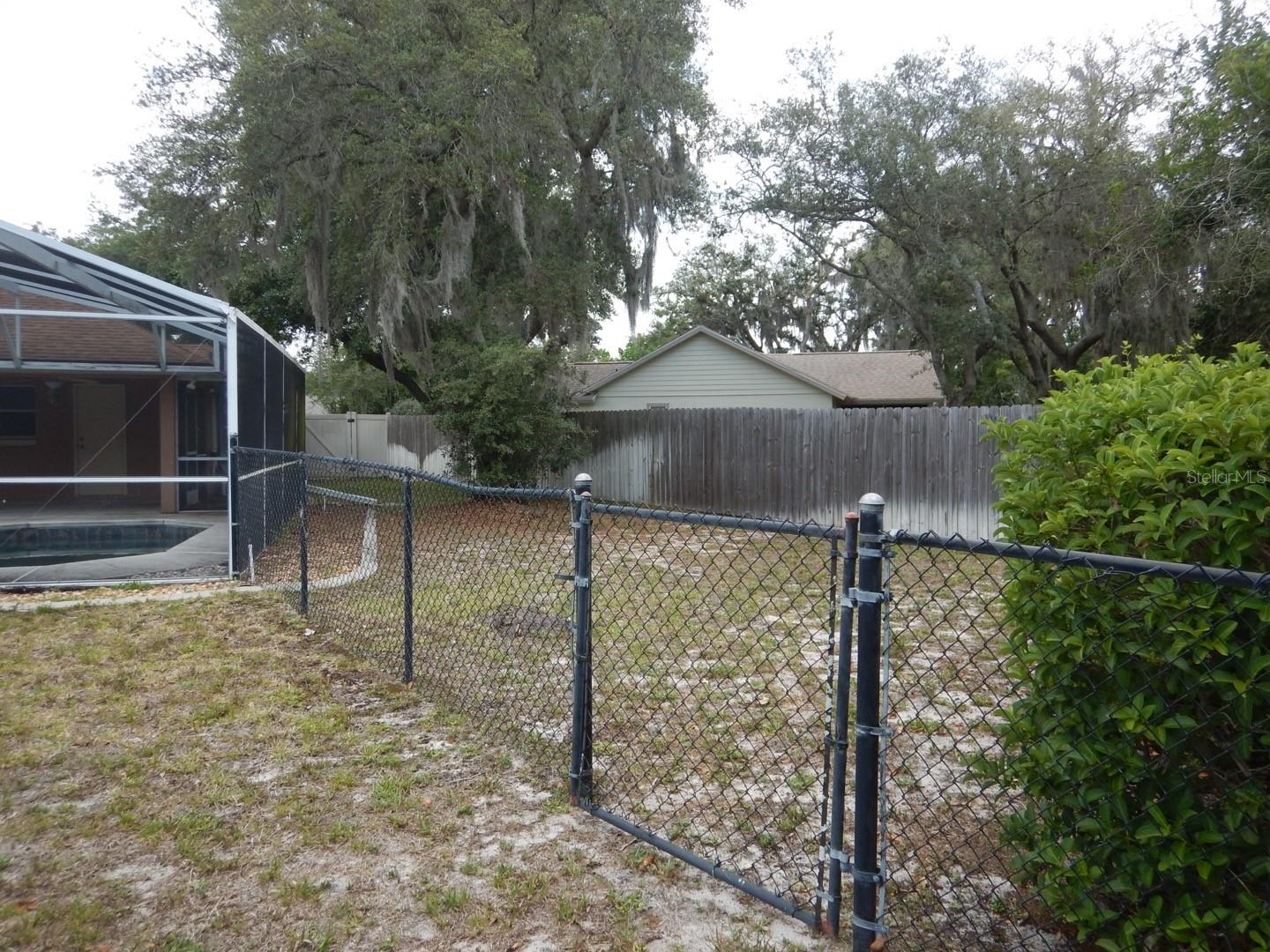 SILVER LAKE FOREST - Residential