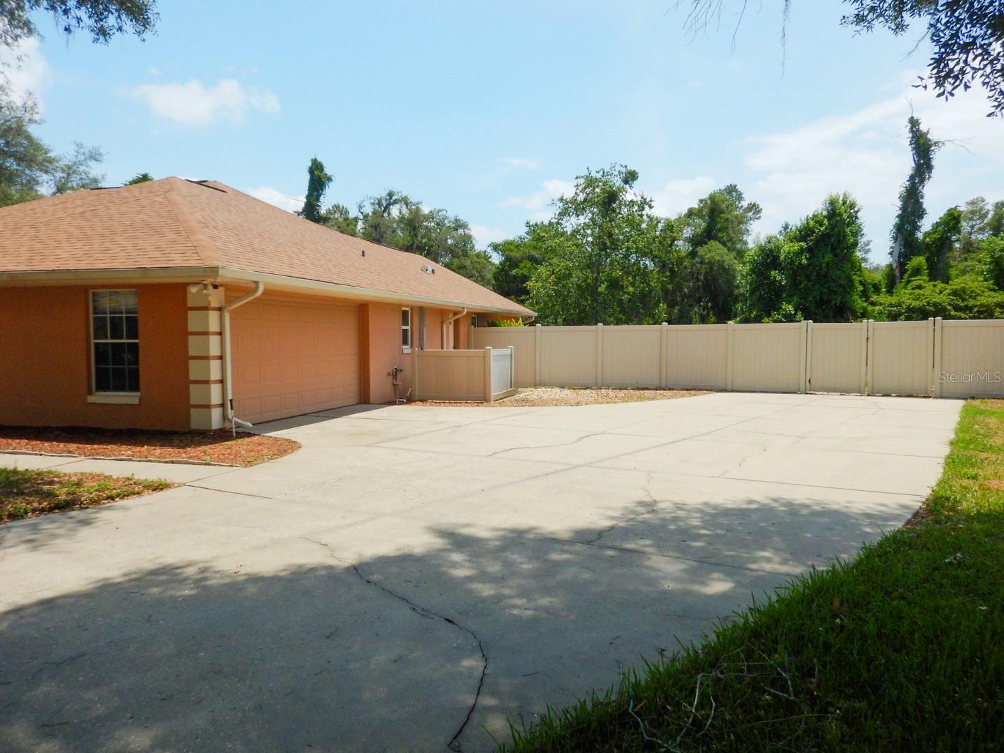 SILVER LAKE FOREST - Residential