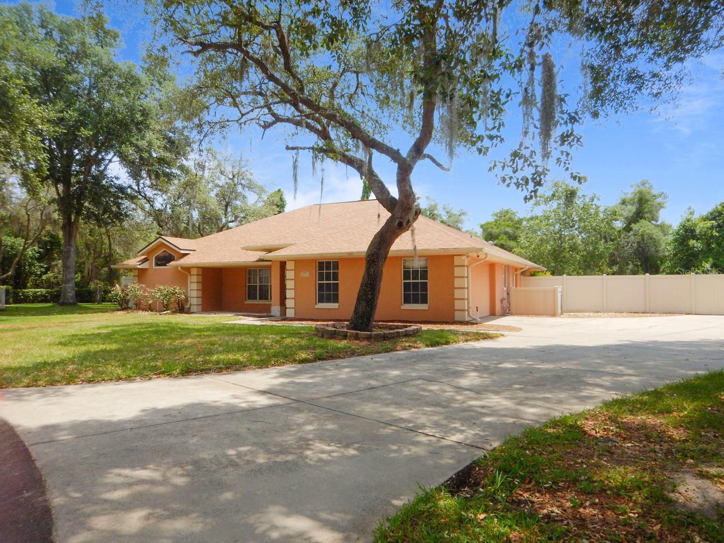 SILVER LAKE FOREST - Residential