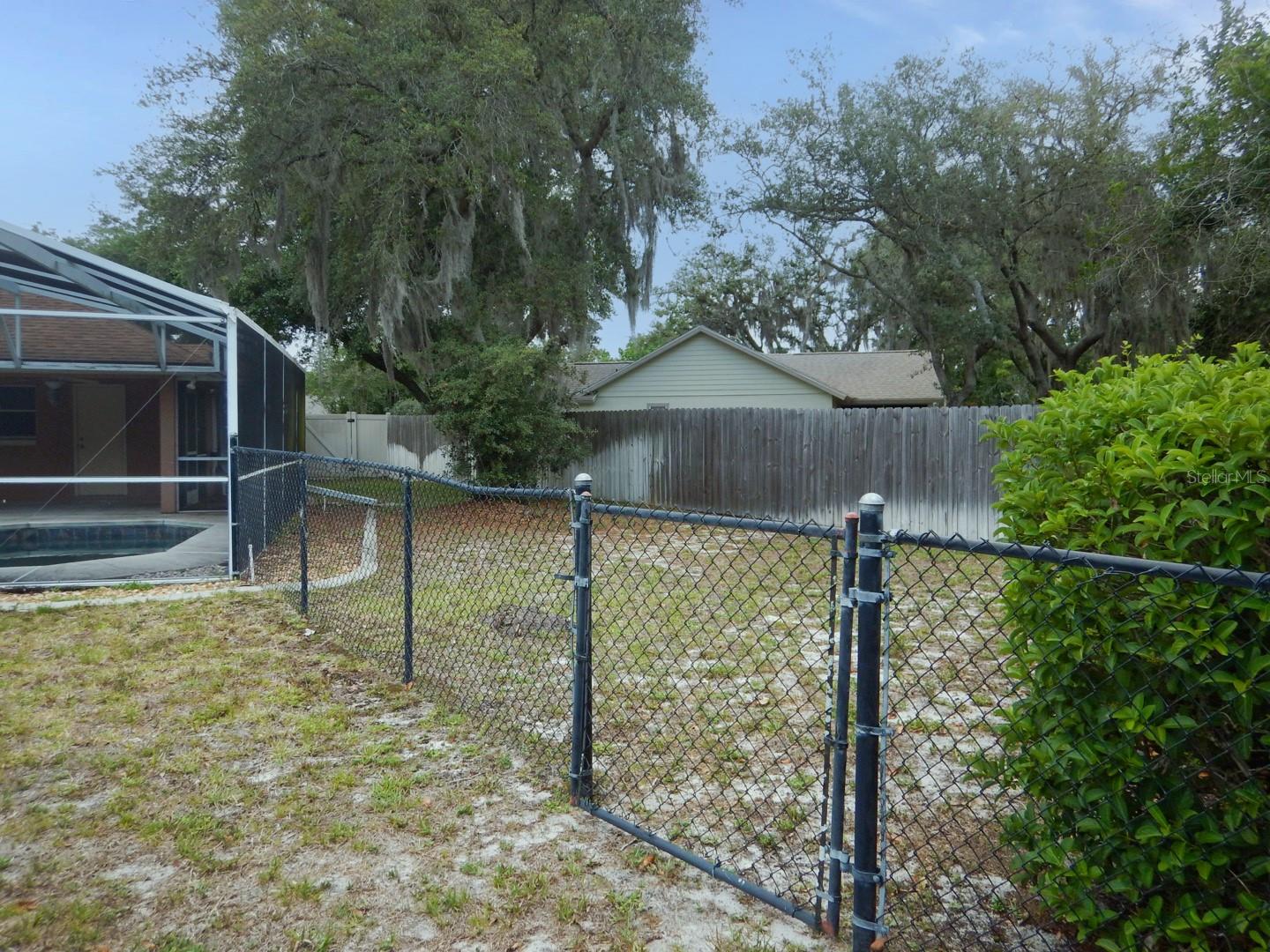 SILVER LAKE FOREST - Residential