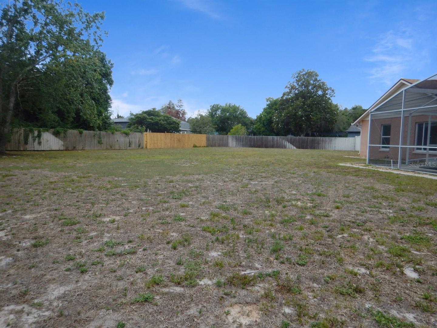 SILVER LAKE FOREST - Residential
