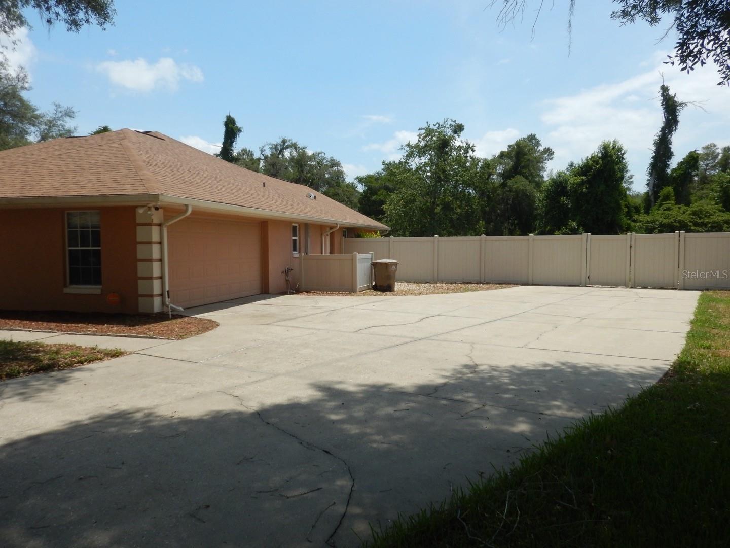 SILVER LAKE FOREST - Residential