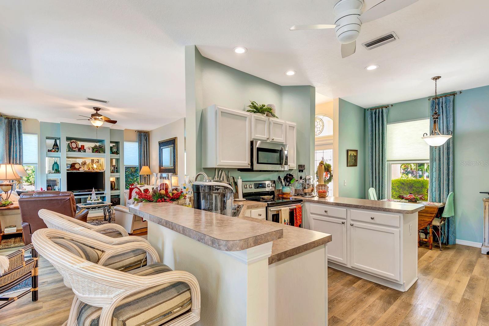 WELLINGTON CHASE - Residential