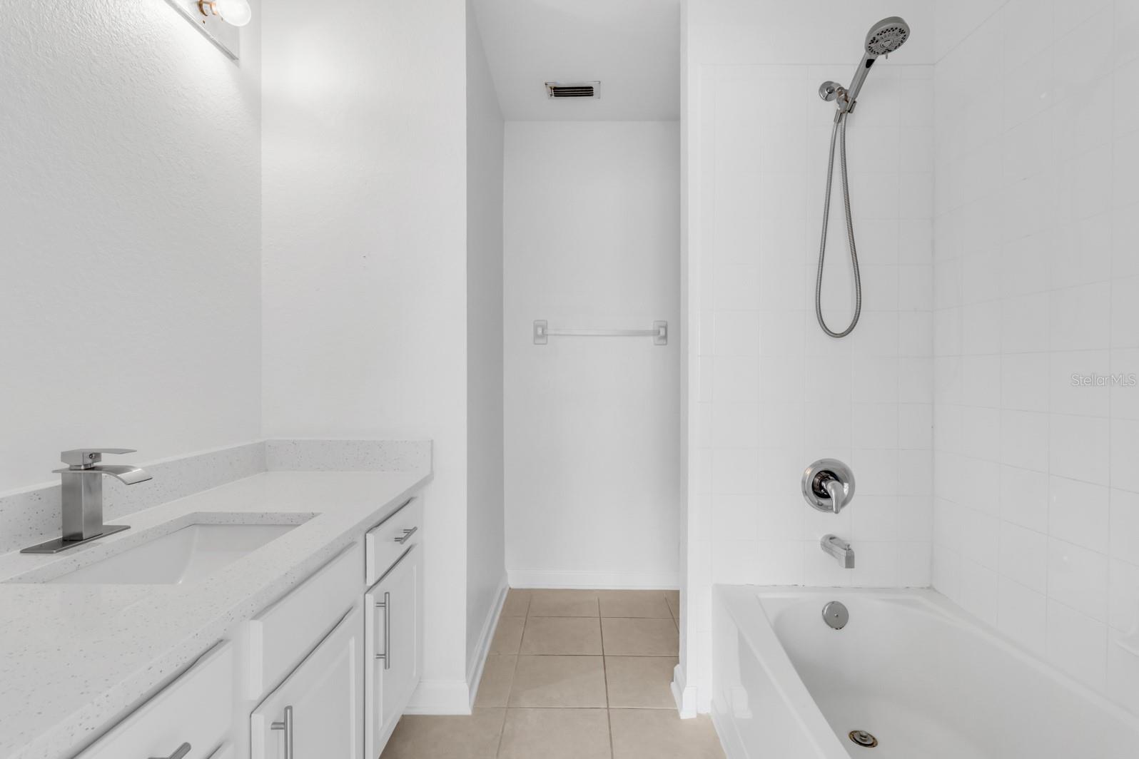 REGENCY OAKS UNIT ONE - Residential