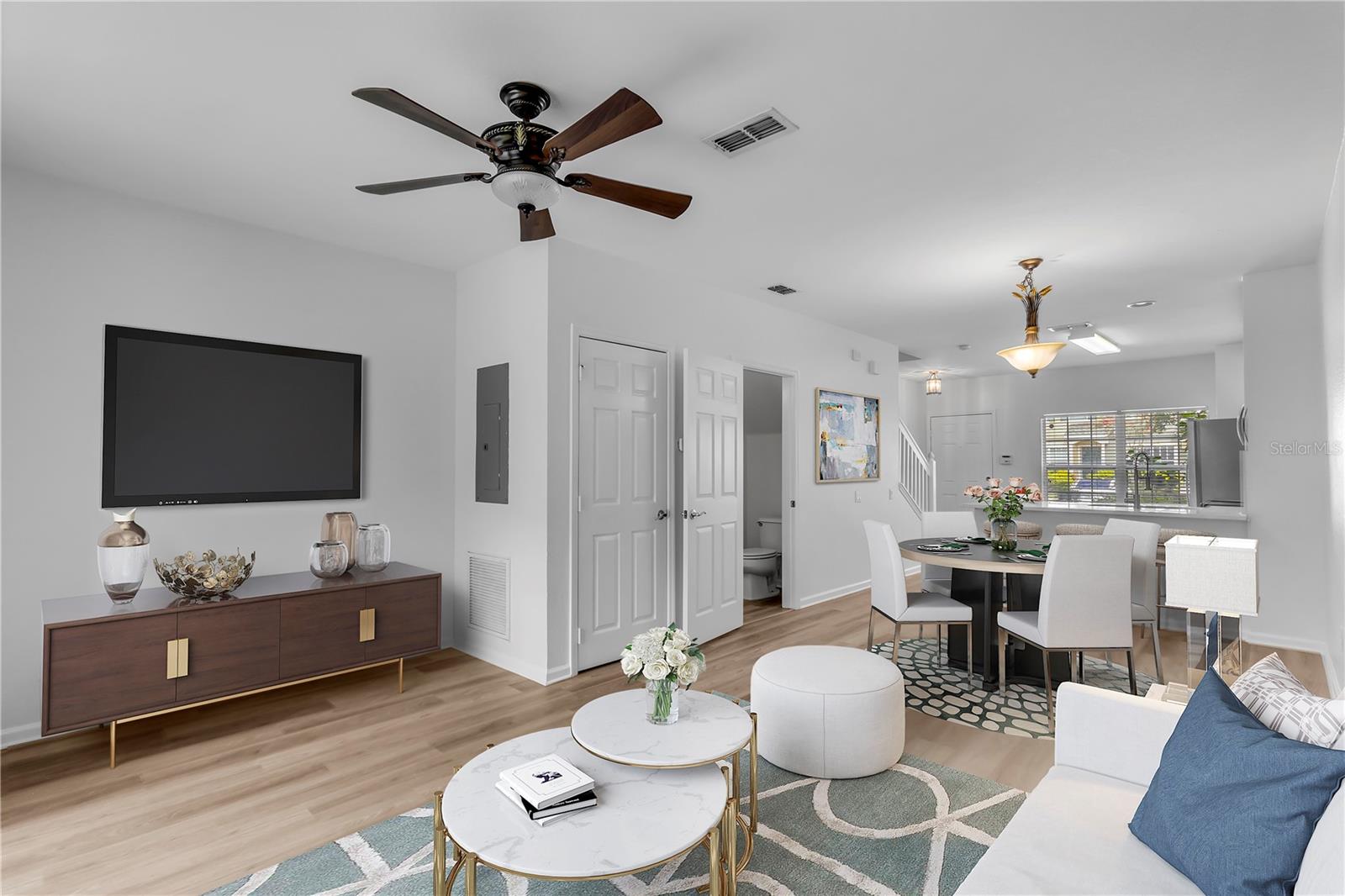 REGENCY OAKS UNIT ONE - Residential