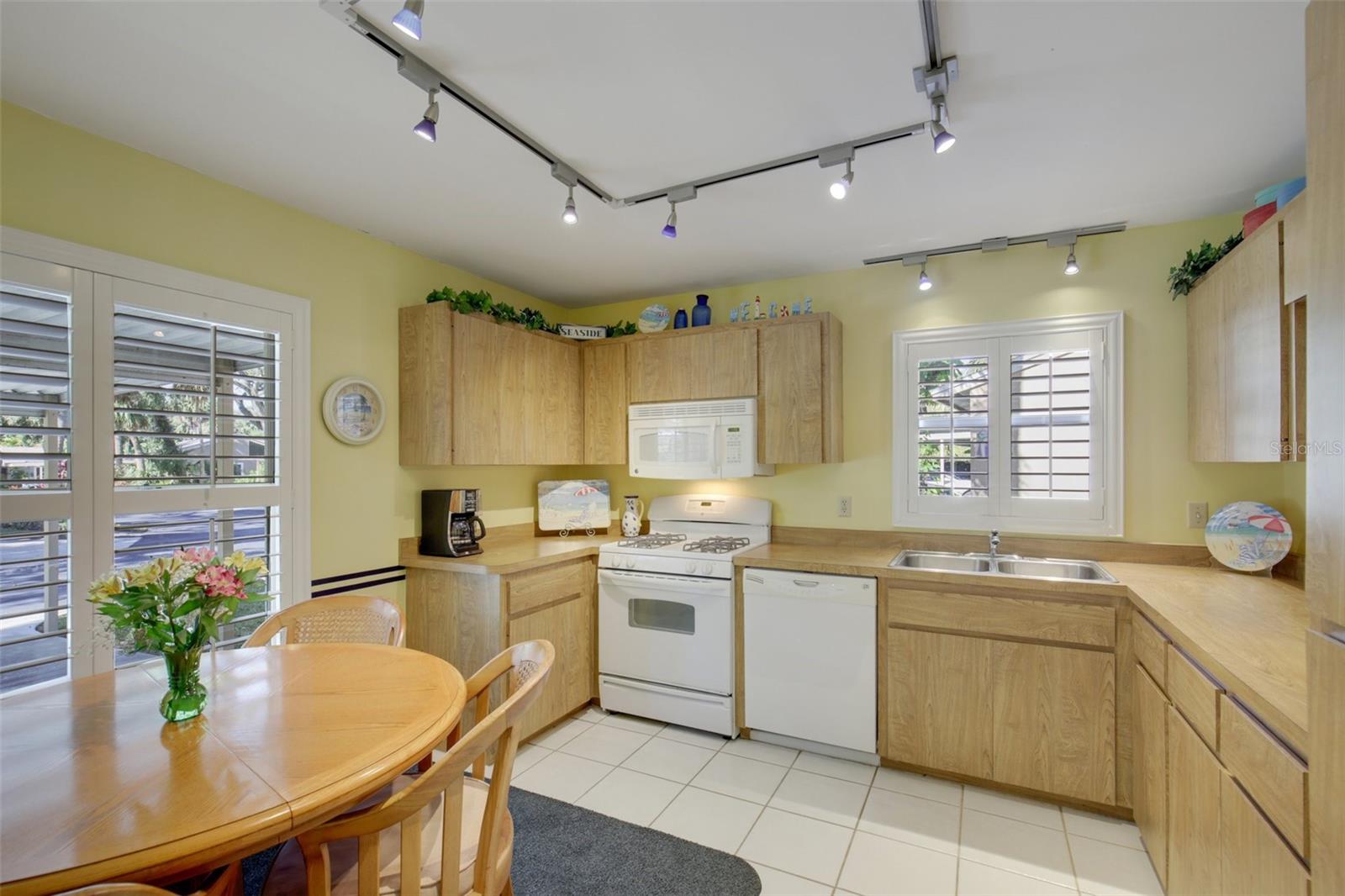 VILLAGE GARDENS PH 3 - Residential