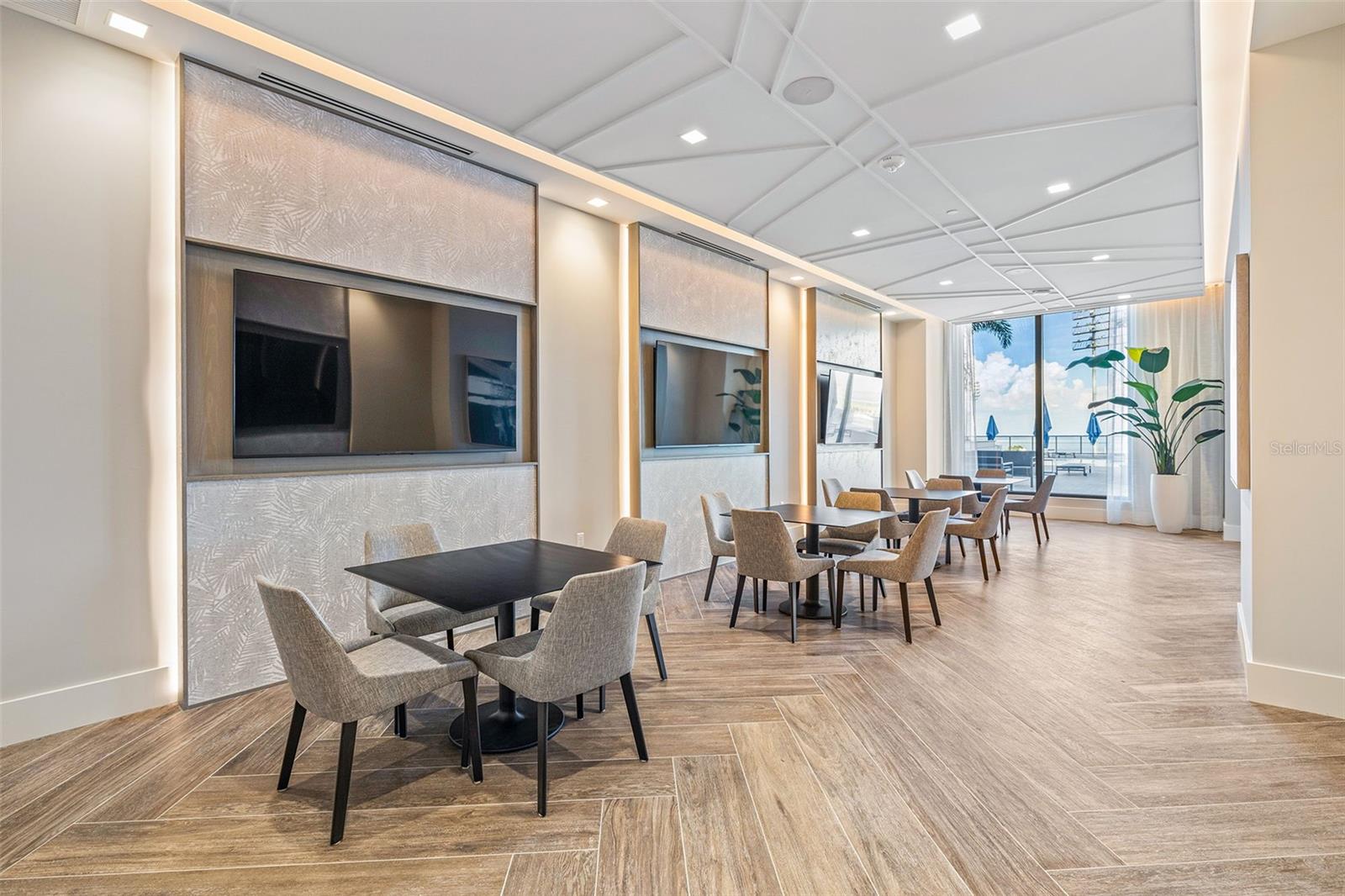 SALTAIRE CONDO - Residential