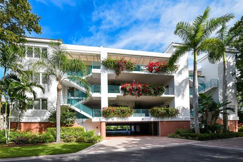 A home in LONGBOAT KEY