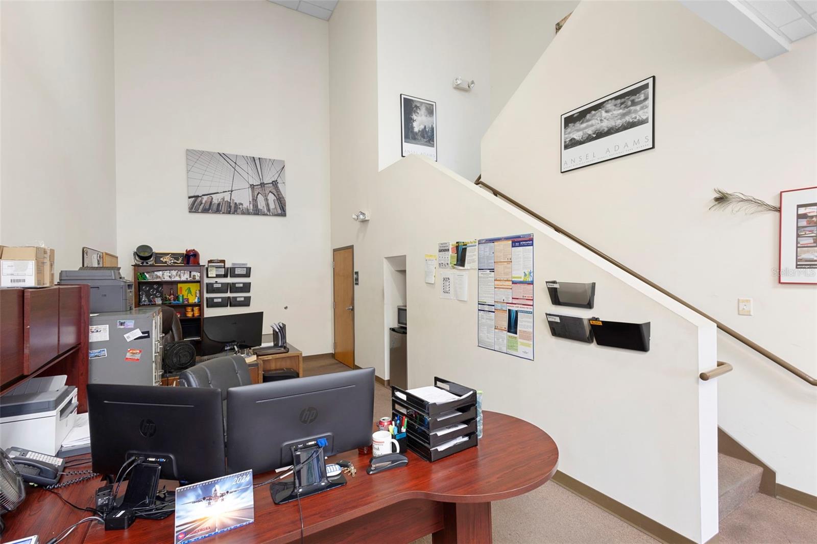 IPANEMA 03 SERVICE CENTER - Commercial Sale