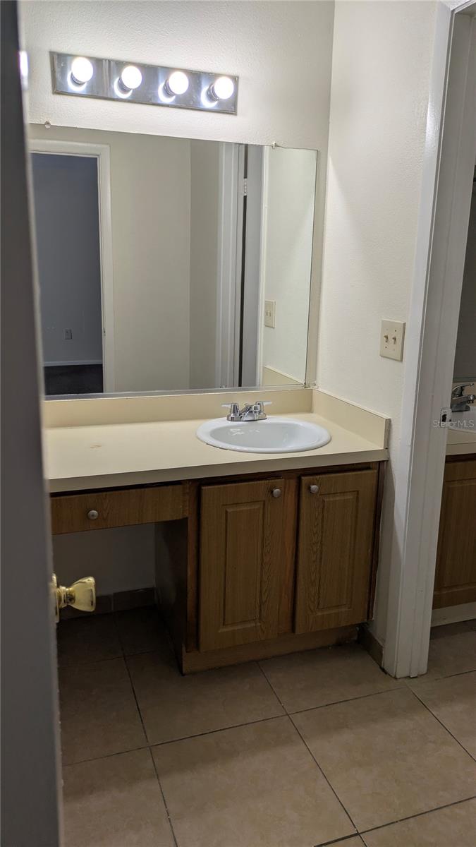 AVALON CONDO - Residential