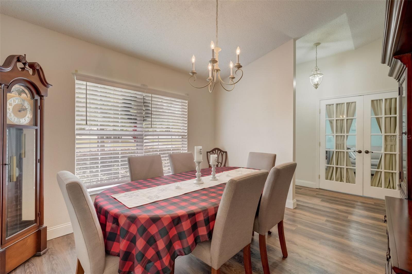 VILLAGE/LK POINTE - Residential Lease