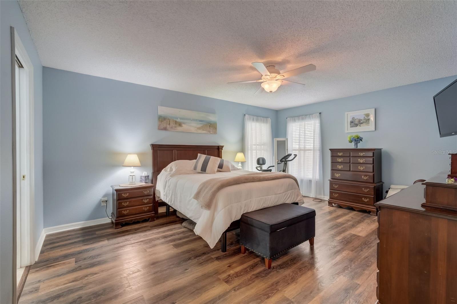 VILLAGE/LK POINTE - Residential Lease