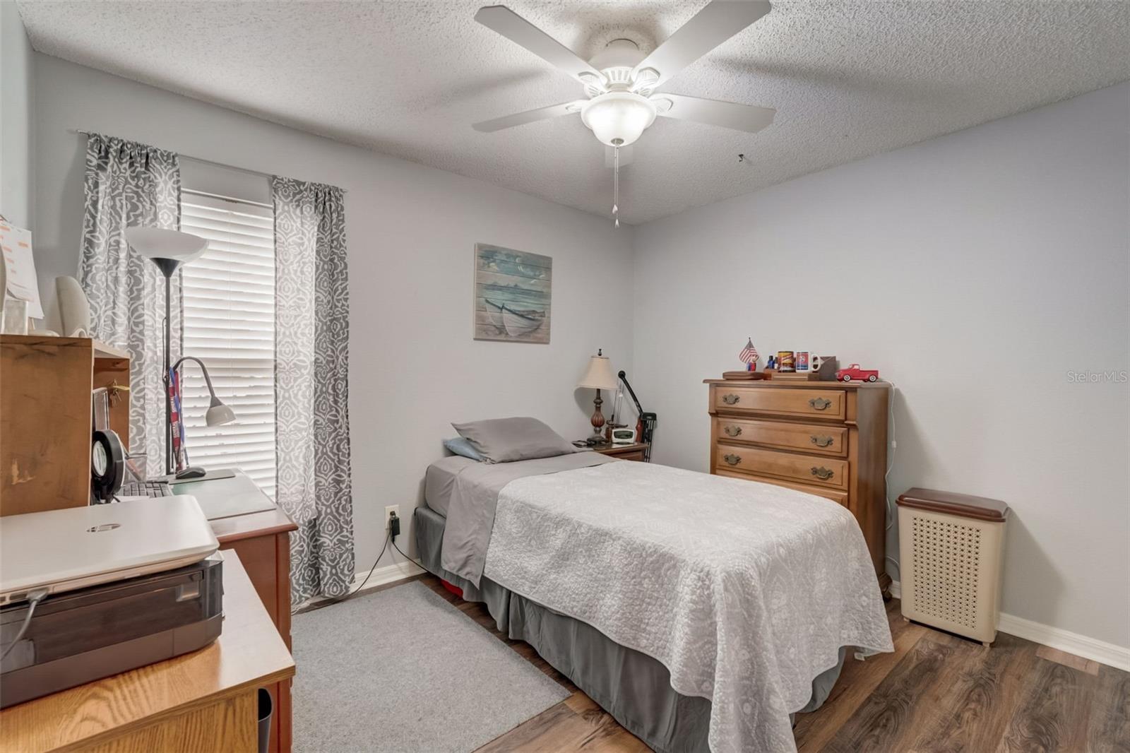 VILLAGE/LK POINTE - Residential Lease