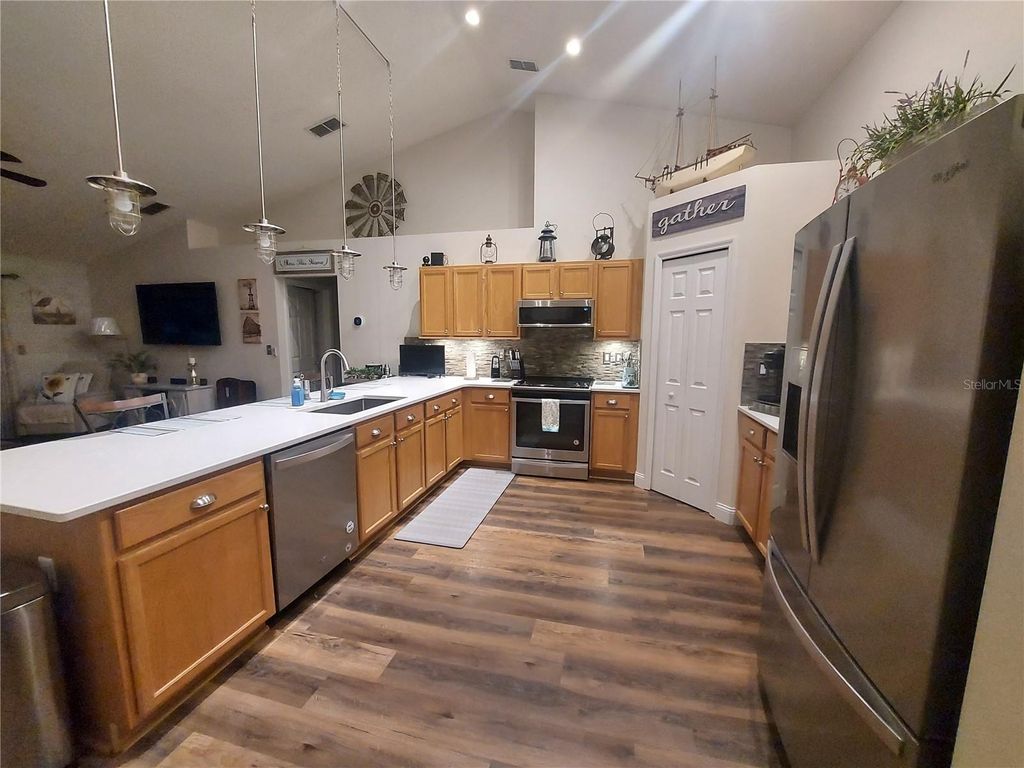 Photo of 2236 Lake Pointe Circle, Leesburg, FL 34748 (MLS # G5103844)