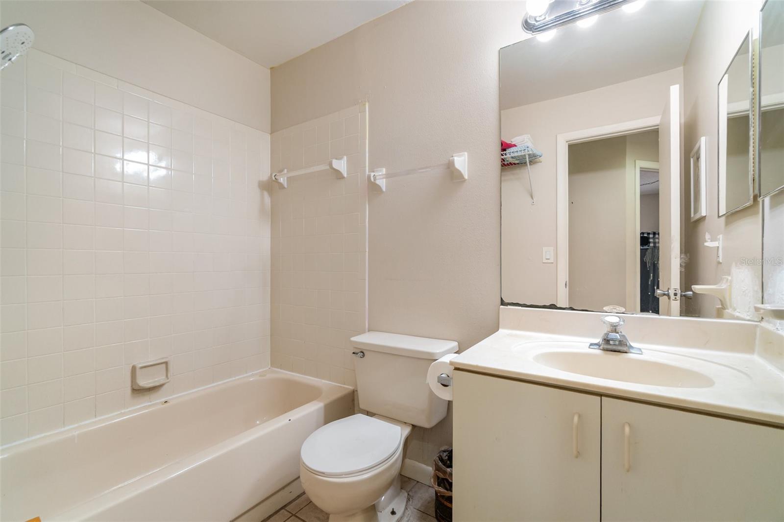 DOCKSIDE CONDO - Residential