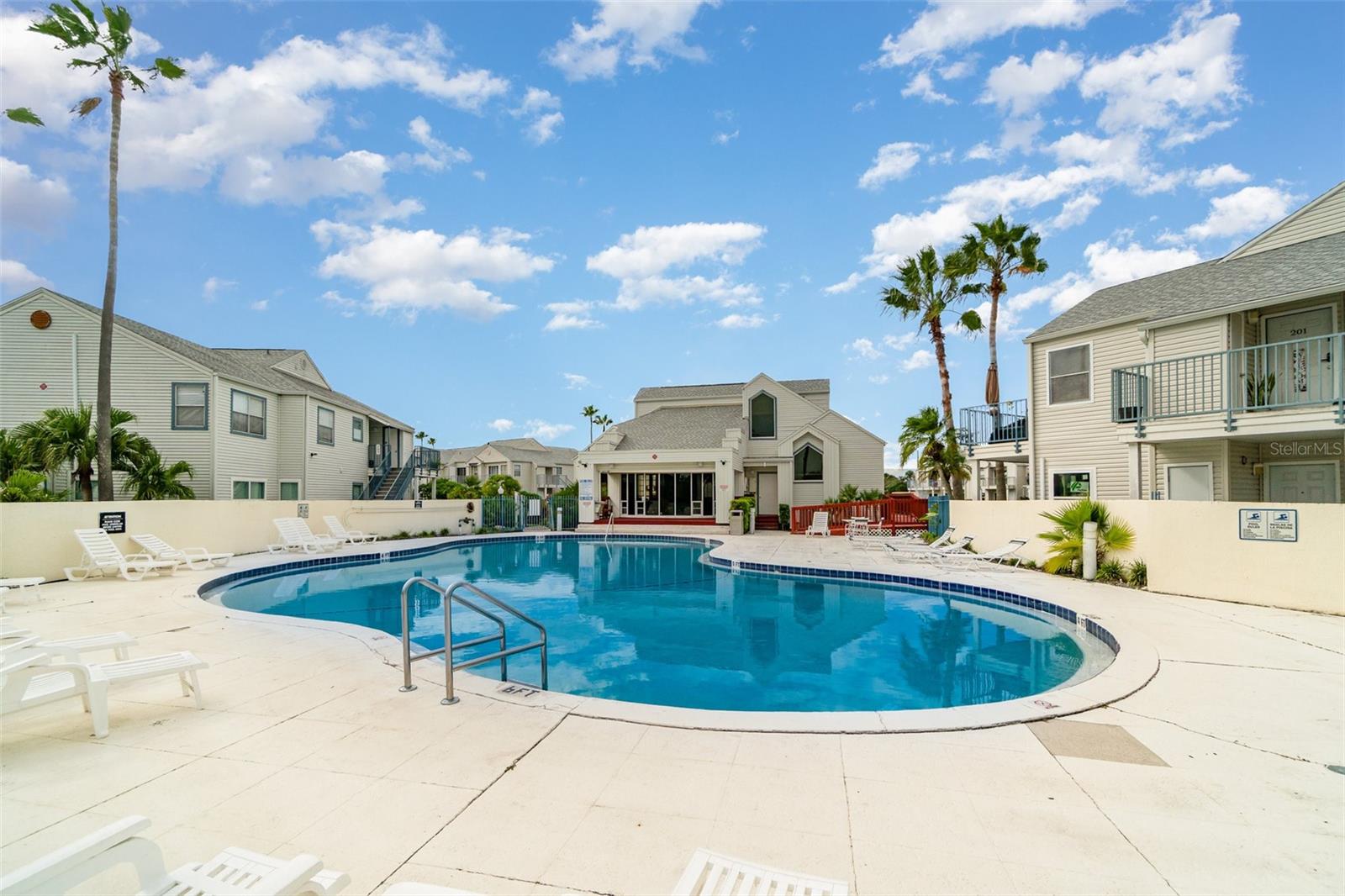 DOCKSIDE CONDO - Residential